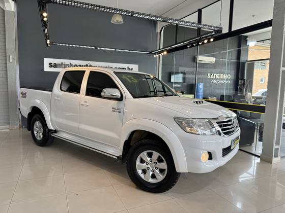 TOYOTA HILUX 3.0 SRV 4X4 CD 16V TURBO INTERCOOLER DIESEL 4P MANUAL TOYOTA HILUX 3.0 SRV 4X4 CD 16V TURBO INTERCOOLER DIESEL 4P MANUAL